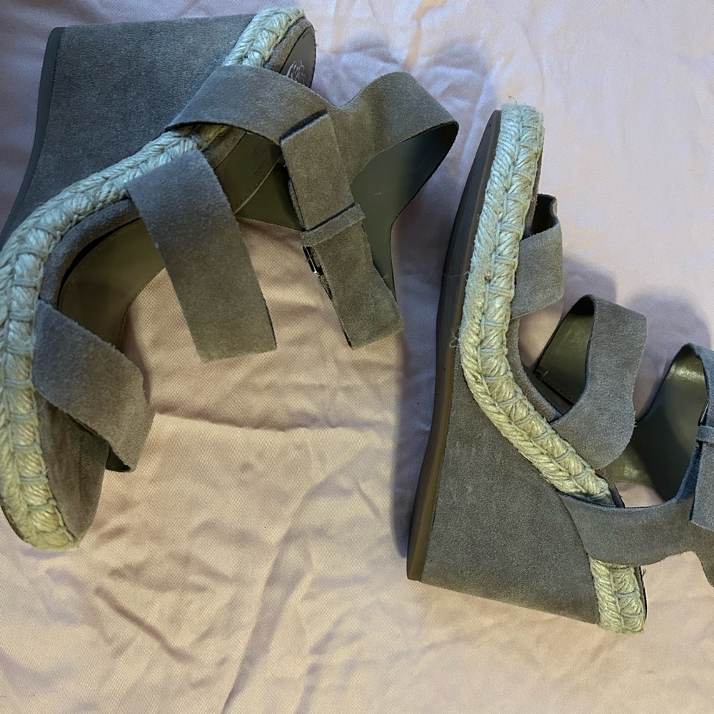 Wedge sandals